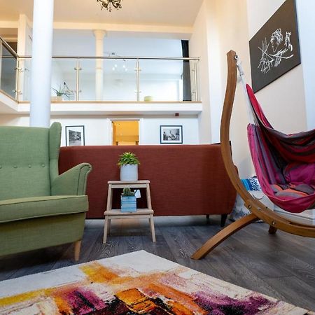 Stunning Mezzanine Apartment Near City Centre Cardiff Exterior foto