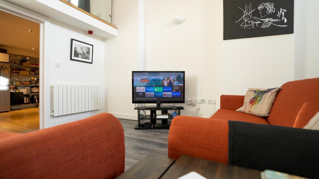 Stunning Mezzanine Apartment Near City Centre Cardiff Exterior foto