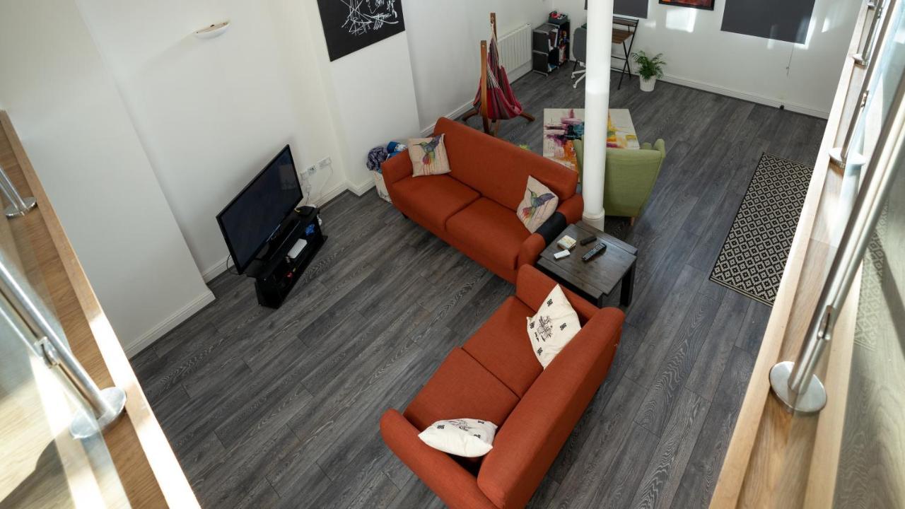 Stunning Mezzanine Apartment Near City Centre Cardiff Exterior foto