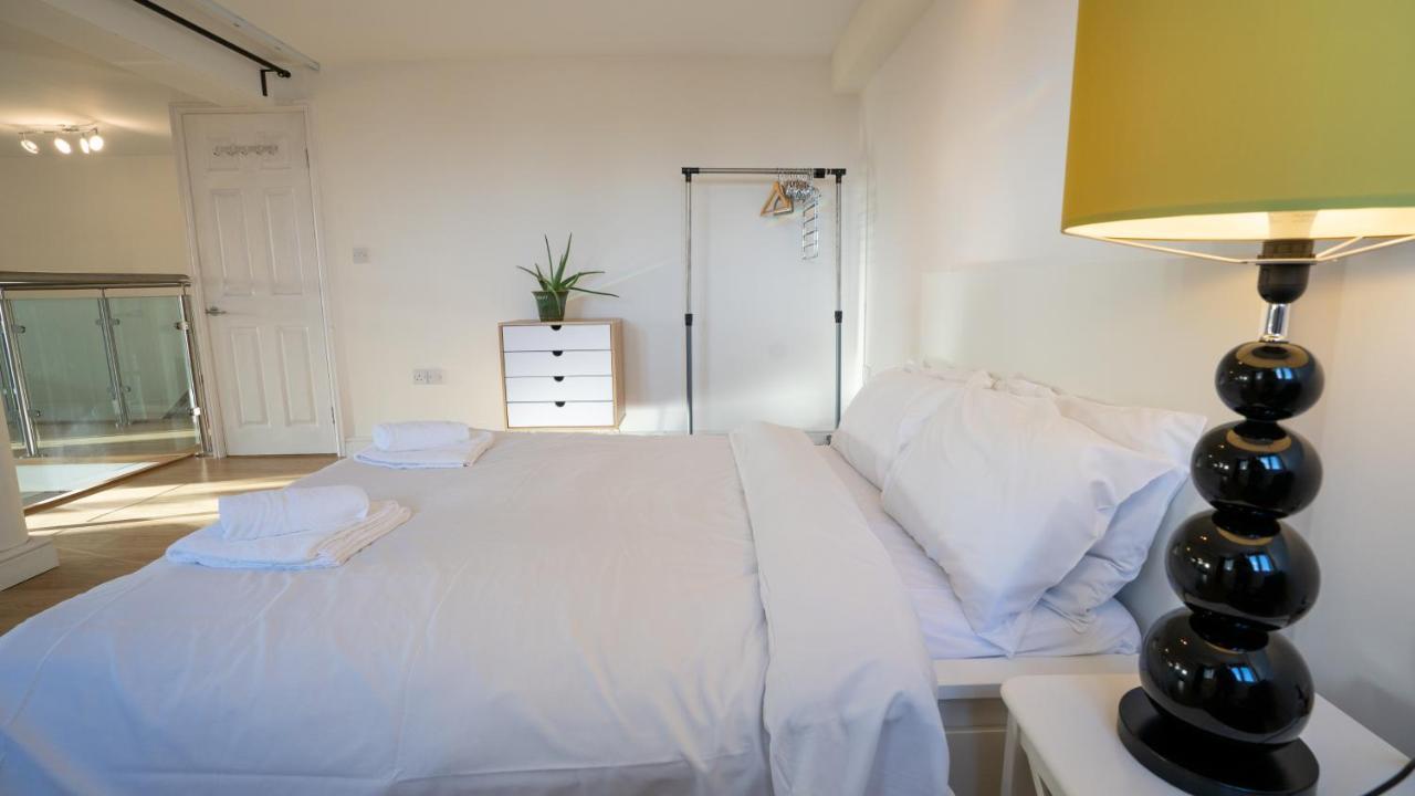 Stunning Mezzanine Apartment Near City Centre Cardiff Exterior foto